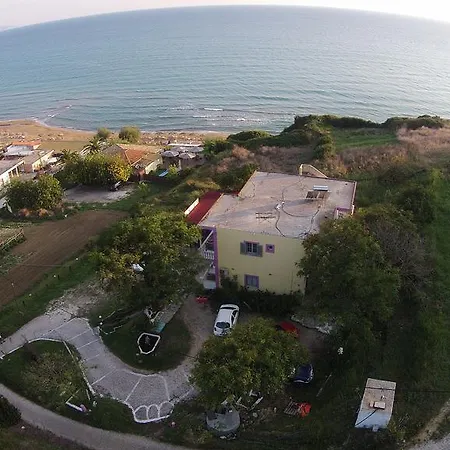 Kostas Apartmán *