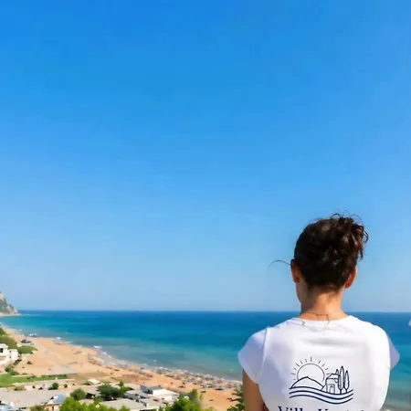 Kostas דירה *
